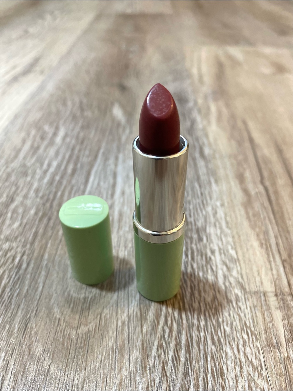 Clinique Lipstick A Different Grape Discontinued Green Tube NEW